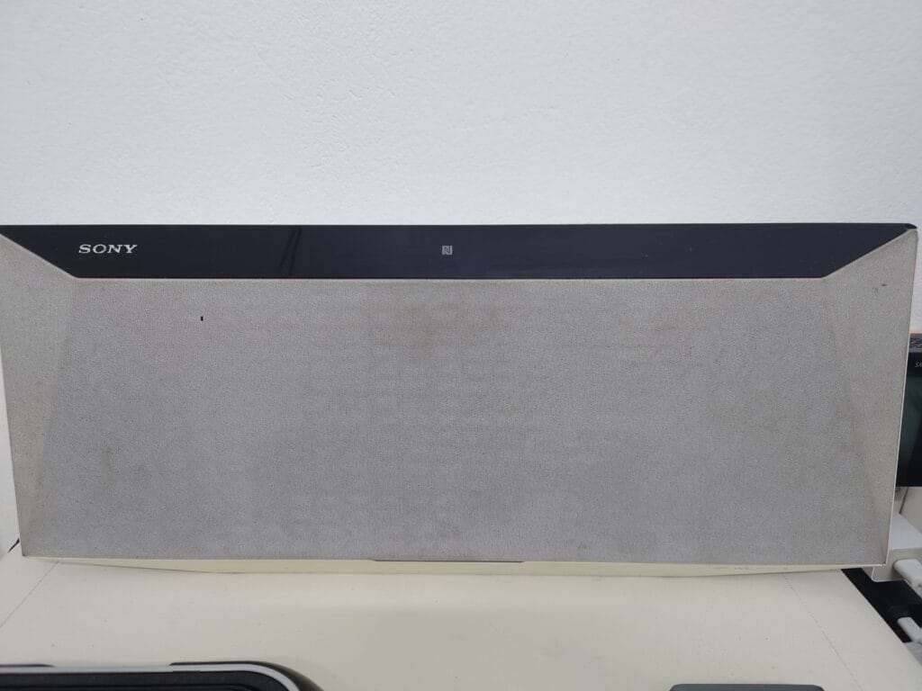 Loa nghe nhạc Sony CMTBT40 : Nghe nhạc đĩa CD, Bluetooth, kết nối NFC, Radio, USB....