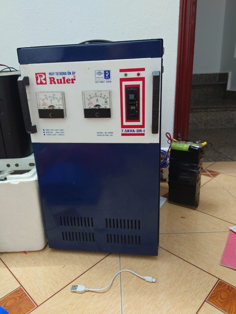 Máy tự động ổn áp, biến áp Ruler chuyển đổi từ điện 220v thành điện 110v sử dụng thiết bị công suất lớn