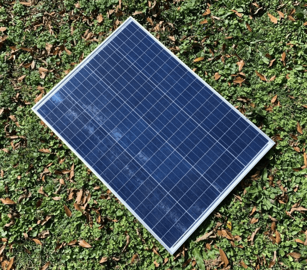 Tâm pin năng lượng mặt trời Poly với tên đầy đủ là Polycrystalline, ở Việt Nam gọi là tấm pin đa tinh thể.