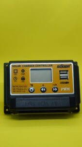 Đây là hình ảnh thực tế về sản phẩm điều khiển sạc năng lượng mặt trời Suoer 30A PWM