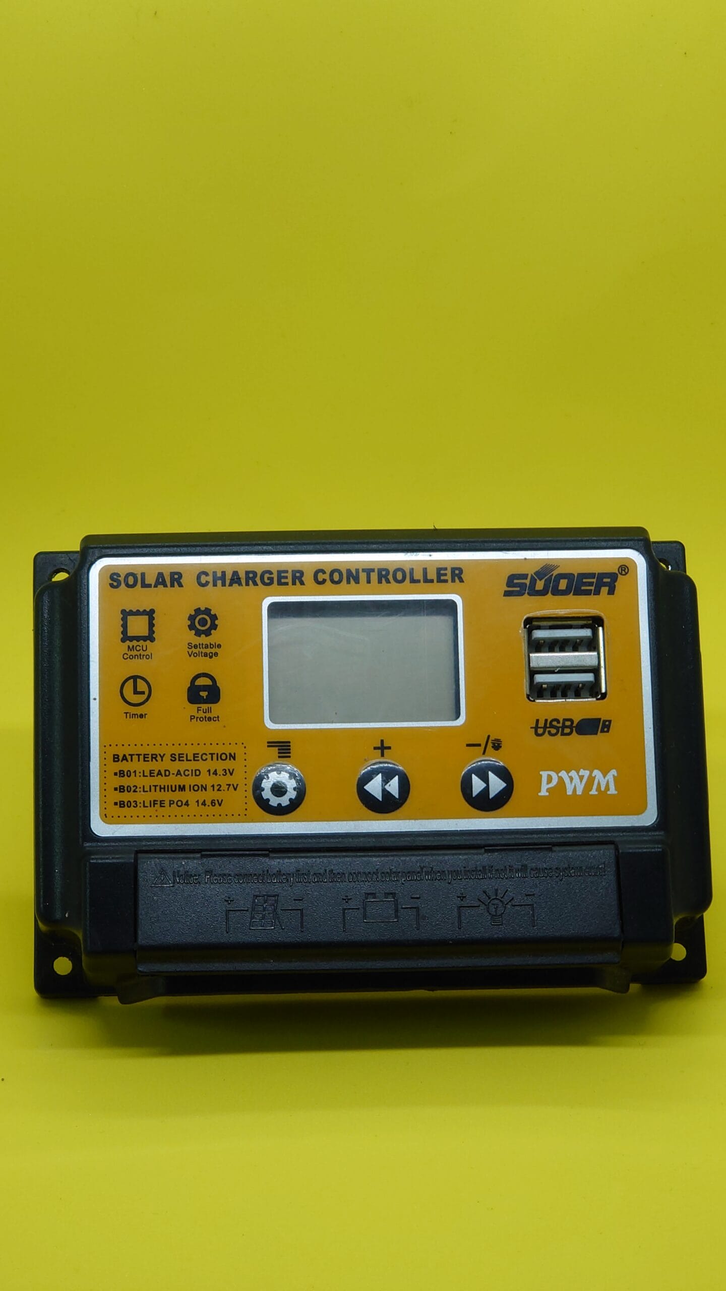 Đây là hình ảnh thực tế về sản phẩm điều khiển sạc năng lượng mặt trời Suoer 30A PWM