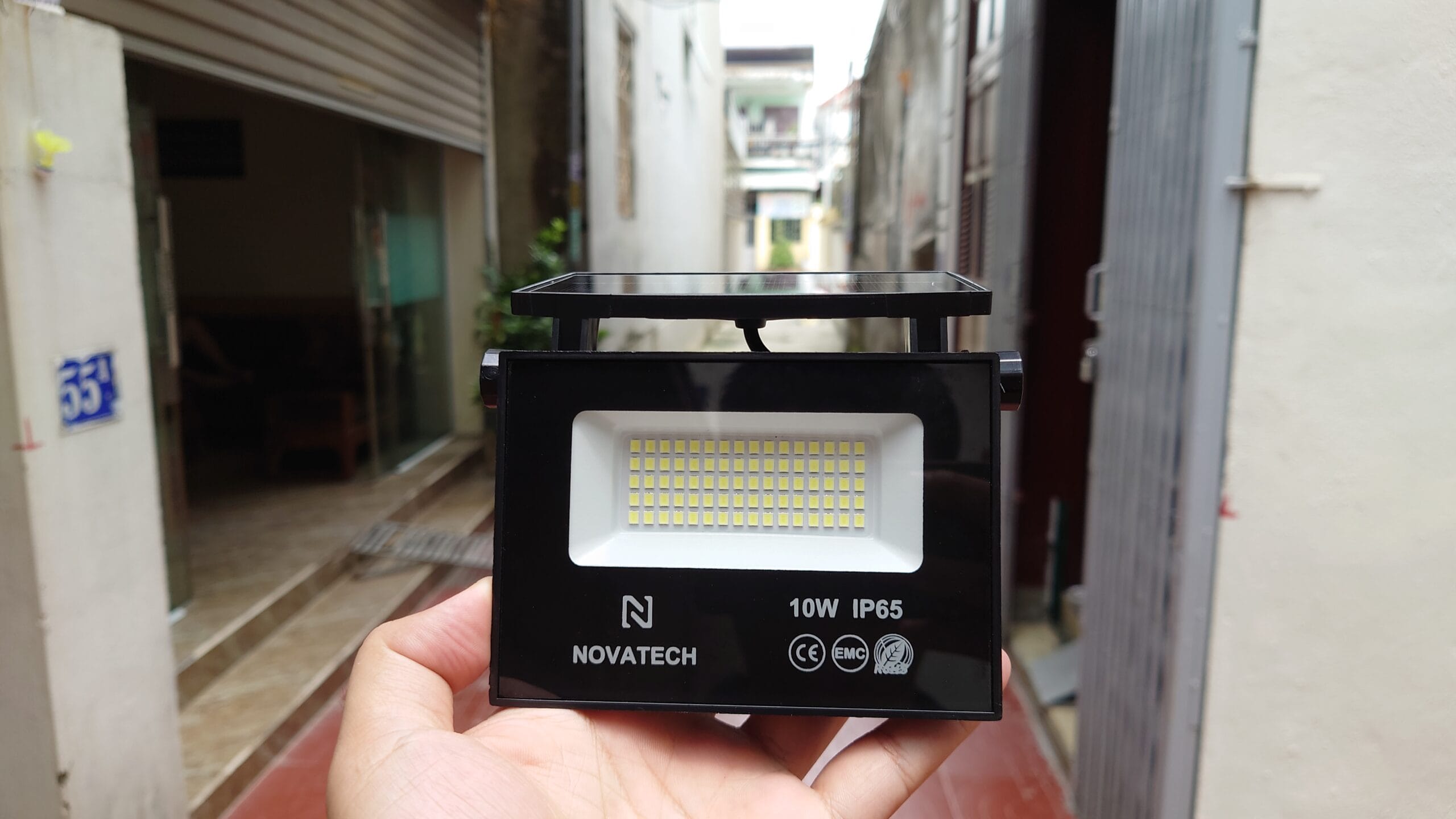 Đèn chiếu sáng khu vực ngõ khá ổn