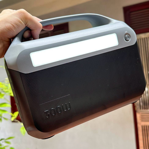 Trạm điện năng lượng mặt trời MENTECH 300W MT300M1 dung lượng 192Wh, ouput AC 220v